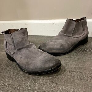 Rogue Gray Suede Chelsea Style Ankle Boots Men’s Size 10